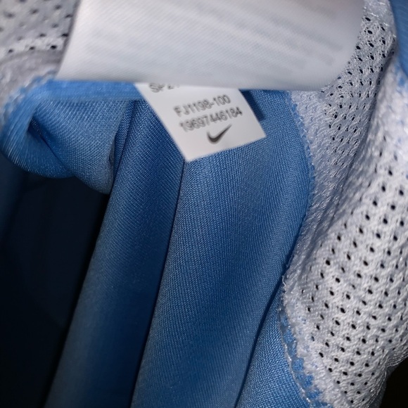 Manchester City 15/16 Jerseys - Picture 7 of 10